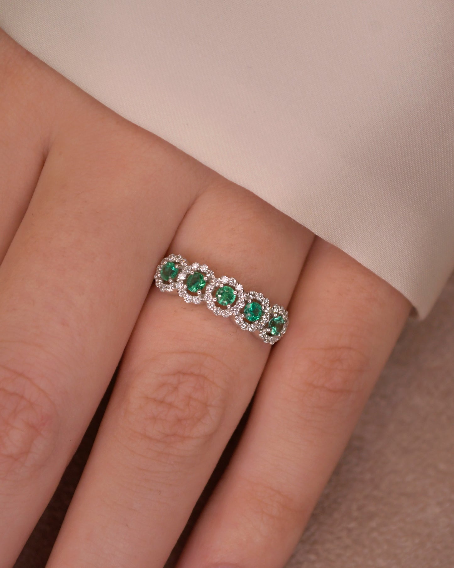 Anello Riviére con Smeraldi e Diamanti Naturali