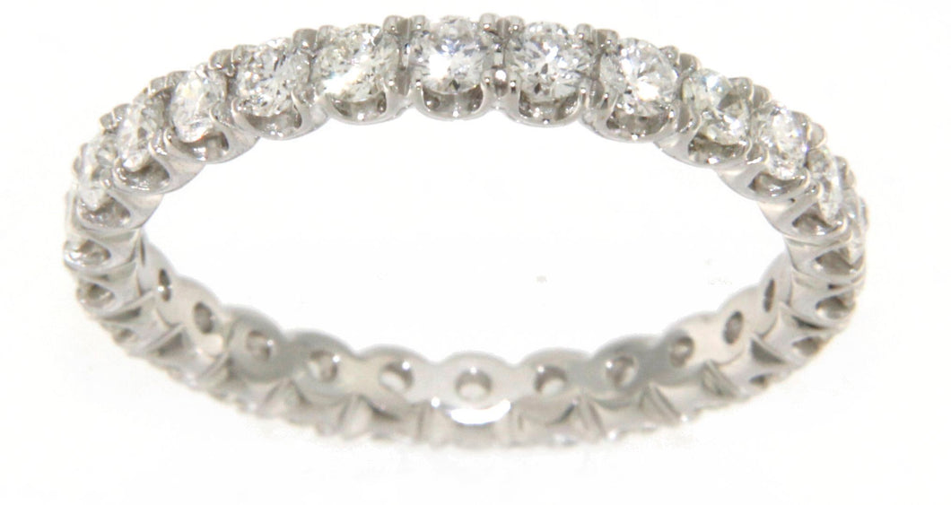 Anello Eternity in Oro e diamanti